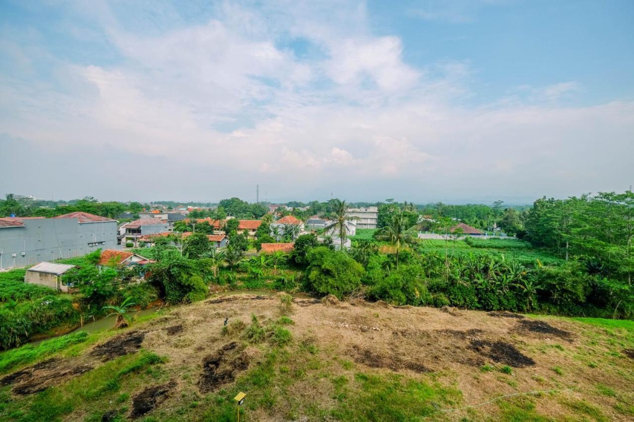 Comfortable And Homey At Dramaga Tower Near Ipb By Travelio Bogor
